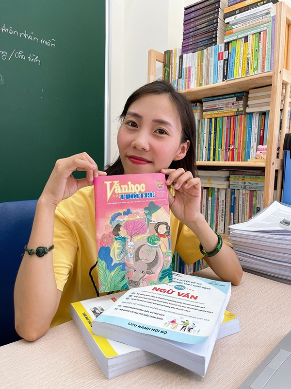 Hiện Trần Thị Thùy Dương cũng là CTV của tạp chí Văn học &amp; Tuổi trẻ.