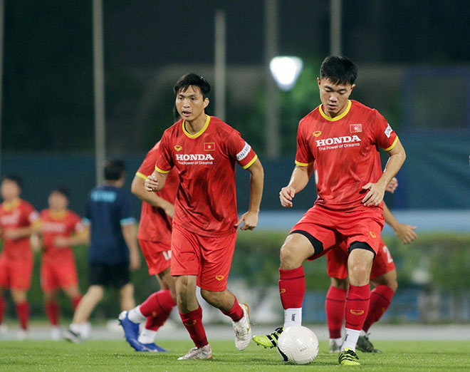 ĐT Việt Nam hưng phấn "luyện công" đến đêm ở UAE, sẵn sàng lấy vé World Cup - 5