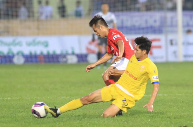 Cầu thủ Nam Định luôn thi đấu nhiệt huyết. Ảnh: VPF