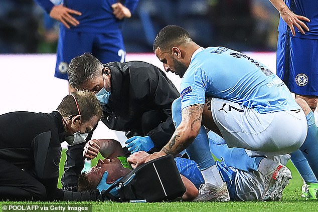 De Bruyne - Thiago Silva khóc tức tưởi vì chấn thương, rời sân trong tiếc nuối - 9