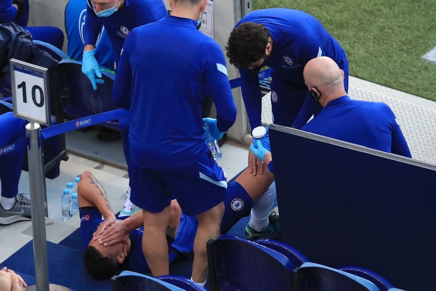 De Bruyne - Thiago Silva khóc tức tưởi vì chấn thương, rời sân trong tiếc nuối - 6