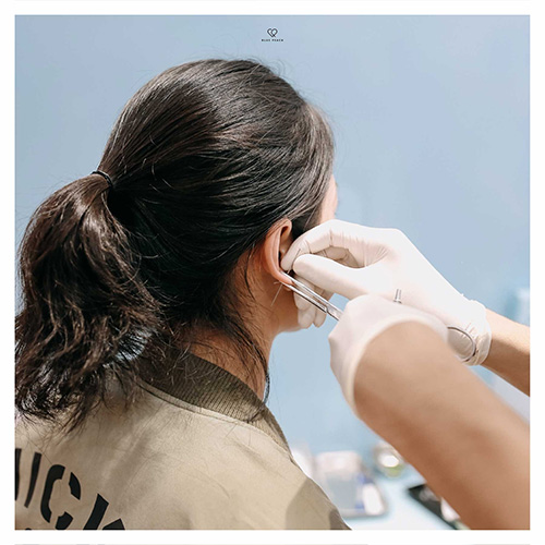 Xỏ khuyên tại Blue Peach đảm bảo y tế