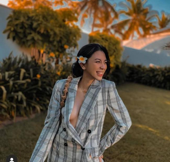 Tô Sa có lượng người theo dõi lớn trên các trang mạng xã hội.
