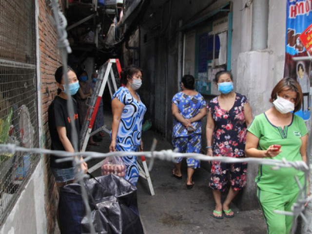 Tin tức trong ngày - TP HCM phong tỏa khu Mả Lạng với hàng ngàn người vì liên quan ca nghi mắc Covid-19