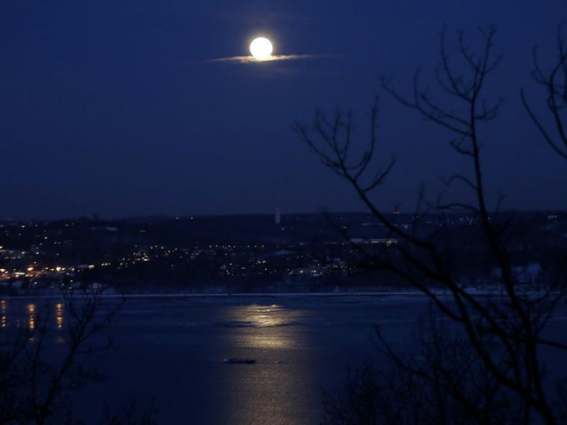 Thế giới - Nhà khoa học nghi UFO xuất hiện ở Mỹ là UAV của Nga, TQ