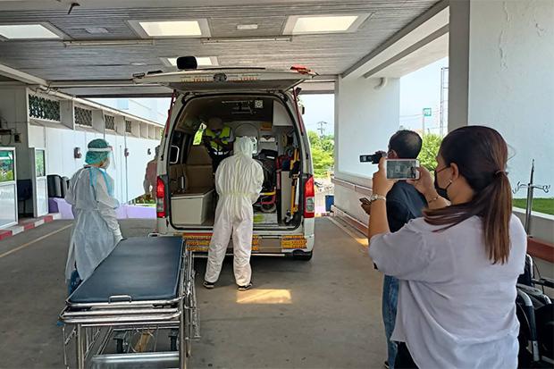 Thi thể đại sứ Ukraine được chuyển tới bệnh viện Satun ngày 30-5. Ảnh: Văn phòng quan hệ công chúng Satun