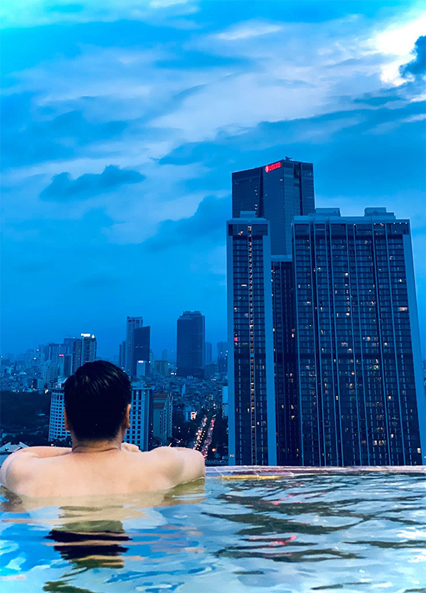 Với hơn 10 năm lặn ngụp trong thị trường đầu tư, Zet Under đã nếm đủ cả ngọt bùi cay đắng mà ngành đầu tư này mang lại