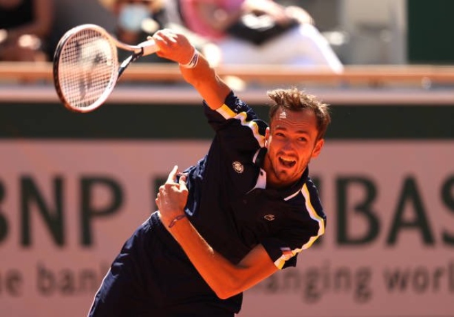 Medvedev khởi đầu thuận lợi ở Roland Garros 2021