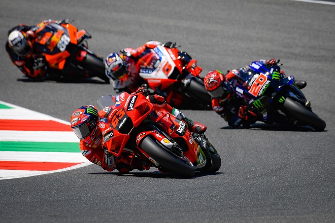 Bagnaia đánh rơi cơ hội vô địch Italian GP cho Ducati