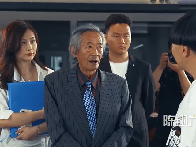 Cười 24H - Thấy người sang bắt quàng làm họ và cái kết khiến chàng trai bẽ mặt