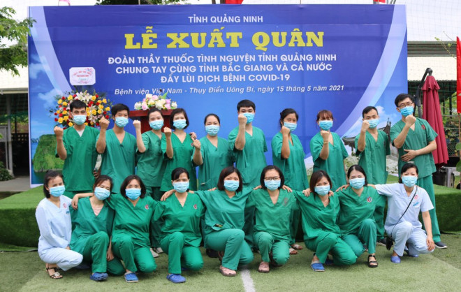 "Trăng mật" trong tâm dịch của vợ chồng bác sĩ trẻ ở Quảng Ninh - 8