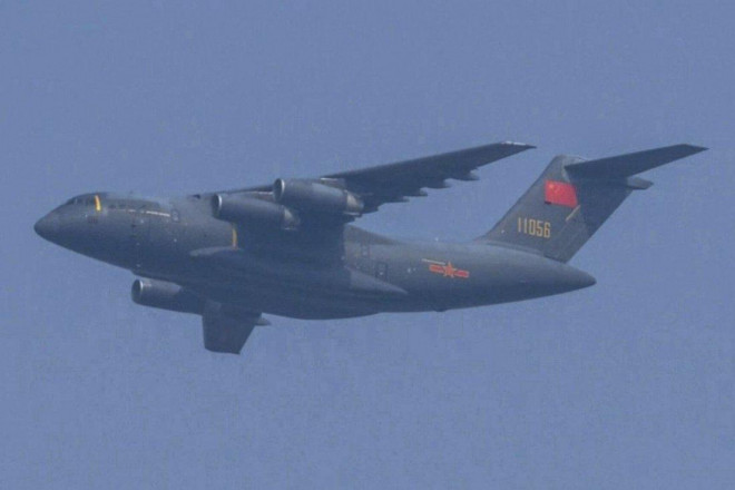 Malaysia tố 16 máy bay Trung Quốc hoạt động đáng ngờ ở biển Đông - 1