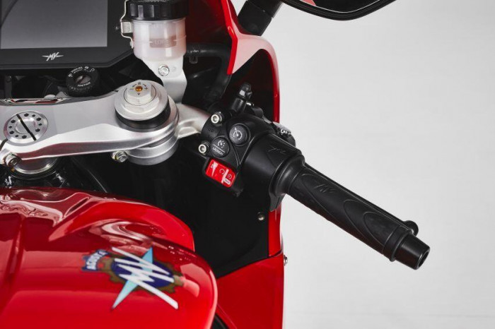 Ra mắt mô tô thể thao MV Agusta F3 Rosso 2021 với áo choàng đỏ rực - 15