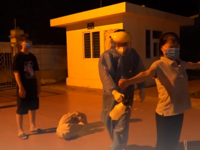 Sức khỏe đời sống - "Theo chân các chiến sĩ truy vết trong đêm"