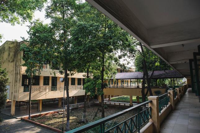 Bộ ảnh bế giảng cuối năm sân trường không một bóng người khiến teen cuối cấp ngậm ngùi - 3