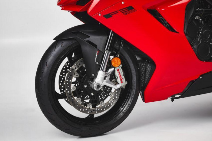 Ra mắt mô tô thể thao MV Agusta F3 Rosso 2021 với áo choàng đỏ rực - 12