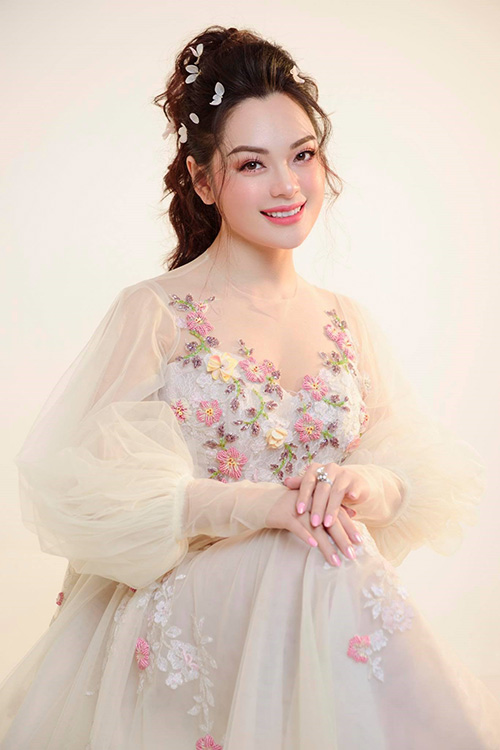 Diễn giả Julia Nguyễn