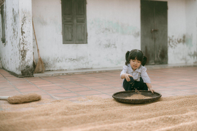 Bộ ảnh Em bé Thái Bình gợi nhớ kỷ niệm tuổi thơ gây "bão mạng" - 8