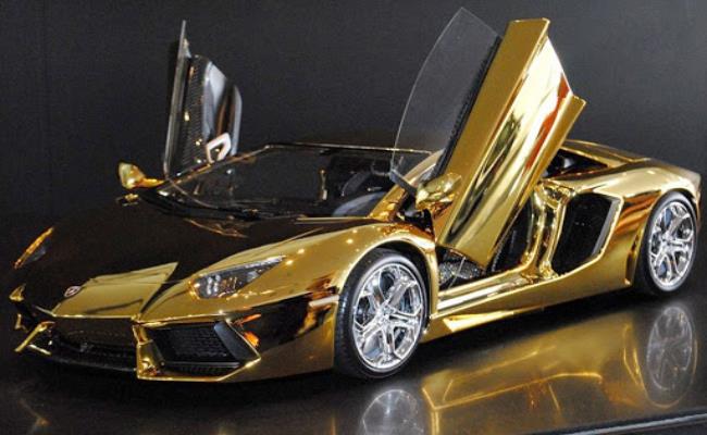 Chiếc xe đồ chơi này là phiên bản nâng cấp của chiếc Robert Gulpen Engineering Lamborghini Aventador.
