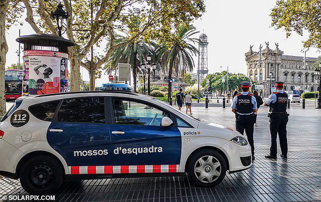 Cảnh sát Tây Ban Nha bắt giữ nhân viên quán bar vì cắt "của quý" của sếp. Ảnh: Solarpix.com