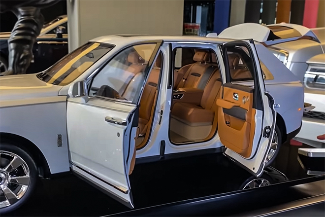 Cận cảnh mẫu xe mô hình Rolls-Royce Cullinan giá bán gần 1 tỷ đồng - 4