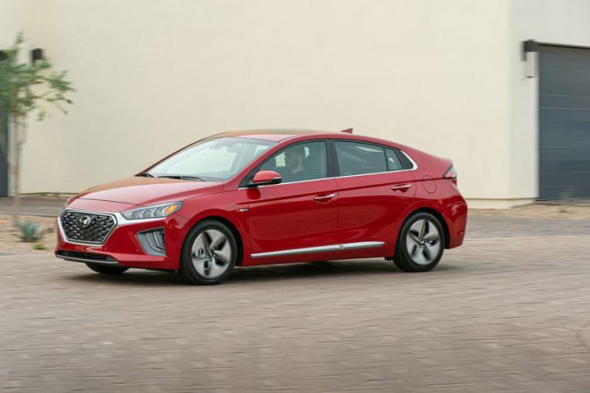 Hyundai Ioniq Blue 2021 đạt mức tiêu hao nhiên liệu 59 mpg. Ảnh: Hyundai 