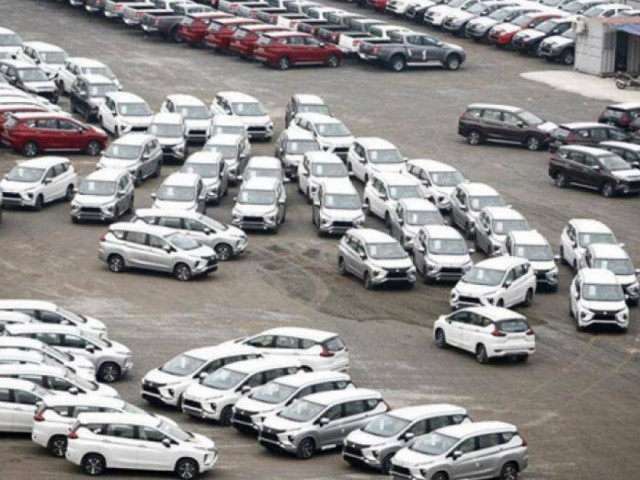 Ô tô - Nhập khẩu ô tô tăng vọt bất chấp dịch bệnh bùng phát
