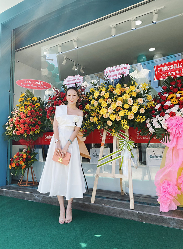 Khách hàng sẽ luôn được trải nghiệm sản phẩm có chất liệu cao cấp, đúng form dáng và mẫu mã khi đến với Quinn House