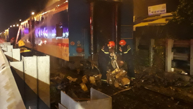 Vụ cháy thiêu rụi hơn 10 tấn hàng hóa trên toa tàu, may mắn không có thiệt hại về người