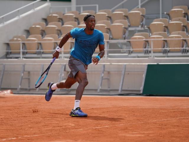 Thể thao - Clip Monfils tung tuyệt phẩm "lá vàng rơi" ở Roland Garros 2021