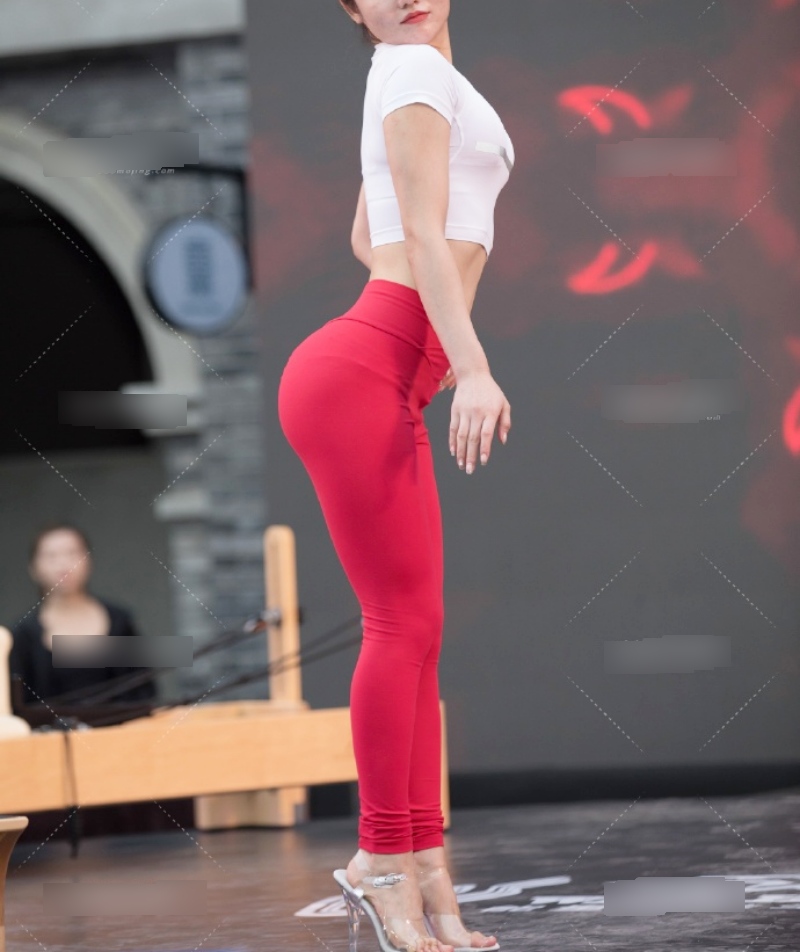 Chiếc quần tôn dáng nhưng thiết kế có gì đó "sai sai" - 1