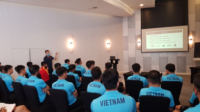 ĐT Việt Nam được phổ biến các quy tắc phòng chống Covid-19