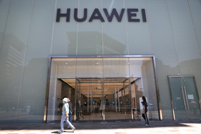 Tập đoàn thiết bị viễn thông Huawei là cái tên đáng chú ý trong danh sách đen gồm 59 công ty Trung Quốc vừa được Mỹ công bố Ảnh: Reuters