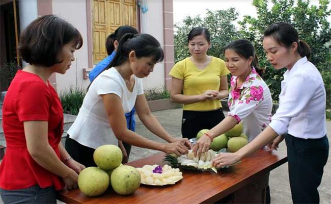 Theo lãnh đạo huyện Yên Bình, cây bưởi mang lại nguồn thu nhập khoảng hơn 40 tỷ đồng cho người trồng bưởi mỗi năm. 
