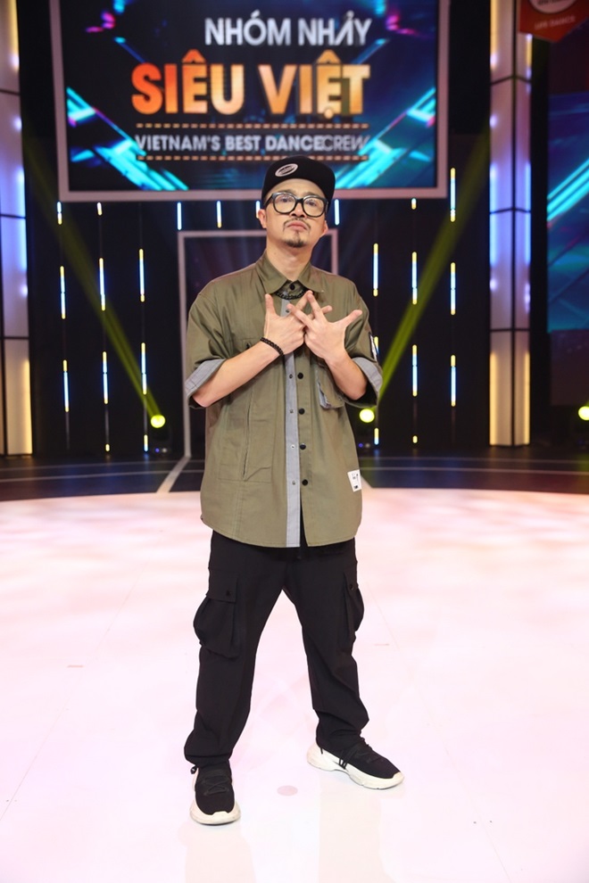 Giám khảo Hà Lê.