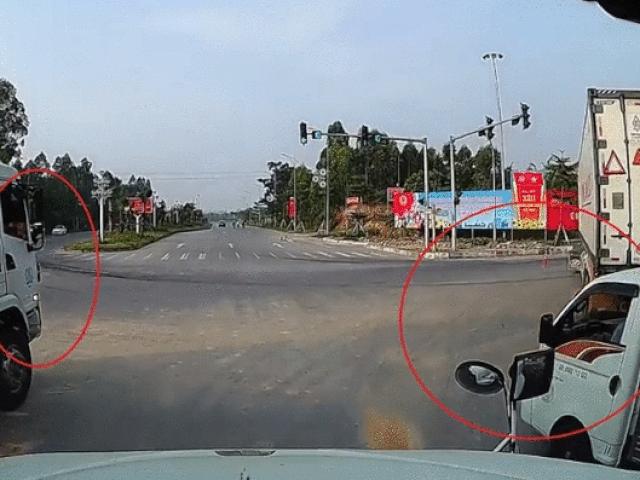 Ô tô - Video: Thót tim cảnh xe tải rẽ cực ẩu, suýt gây tai nạn kinh hoàng