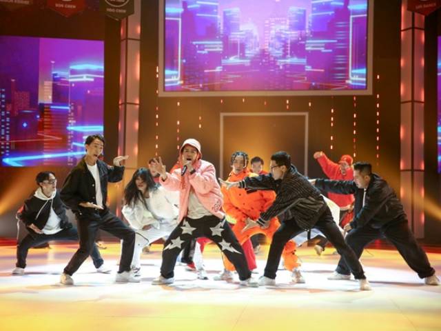 Giải trí - Khát khao tuổi trẻ của Saigon Kiddiez khiến Tuyết Minh bật khóc, Việt Max đập bàn phấn khích