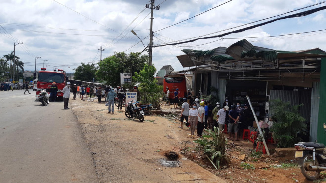 Hiện trường vụ tai nạn thảm khốc