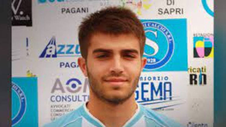 Giuseppe Perino đột tử trên sân bóng tưởng nhớ em trai mình