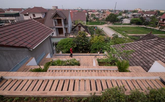 Ý tưởng xây dựng công trình này bắt nguồn từ sự kết hợp hai yếu tố đặc trưng của các vùng nông thôn Việt Nam: nhà ở và không gian trồng trọt.
