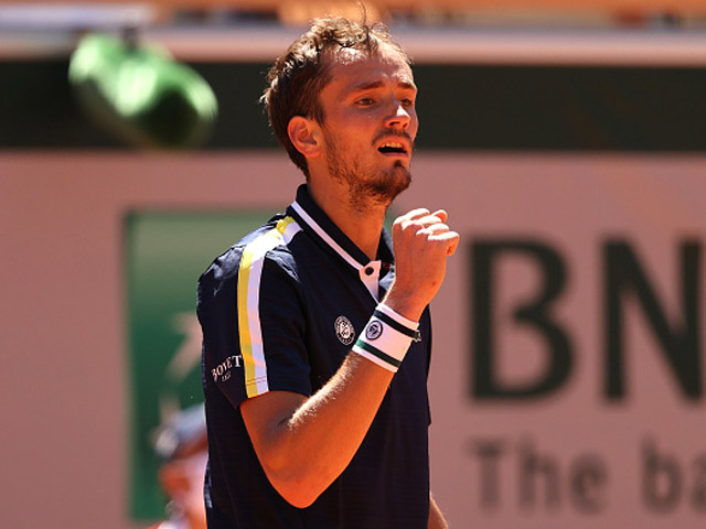 Thể thao - Trực tiếp tennis Medvedev - Garin: Ngược dòng set 3 (Roland Garros) (Kết thúc)