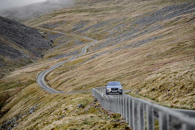 Jaguar I-Pace trong một lần sạc vượt đoạn đường tương đương lên đỉnh Everest - 1