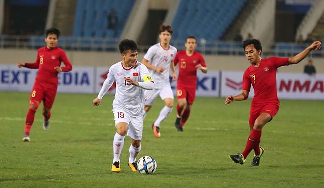 Trực tiếp bóng đá Việt Nam - Indonesia: Tuấn Anh đá cặp Quang Hải ở giữa sân - 23