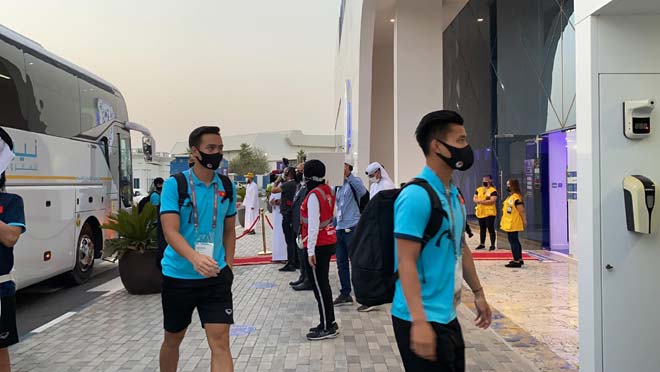Trực tiếp bóng đá Việt Nam - Indonesia: Tuấn Anh đá cặp Quang Hải ở giữa sân - 20