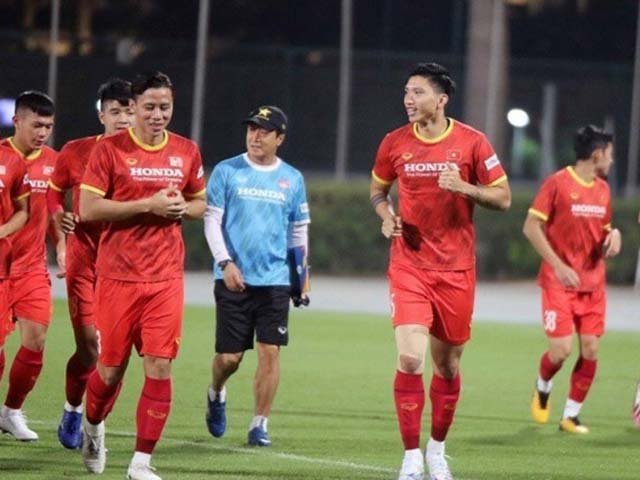 Đội tuyển Việt Nam tập luyện tại UAE