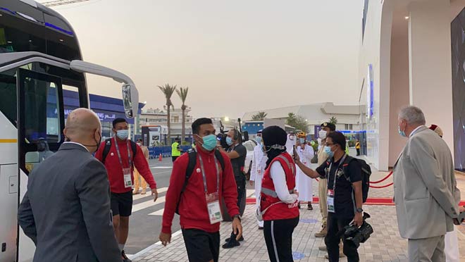 ĐT Việt Nam săn vé World Cup: Fan ở UAE háo hức vào sân tiếp lửa thầy trò ông Park - 3
