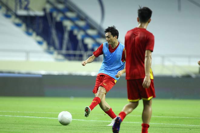ĐT Việt Nam săn vé World Cup: Fan ở UAE háo hức vào sân tiếp lửa thầy trò ông Park - 12