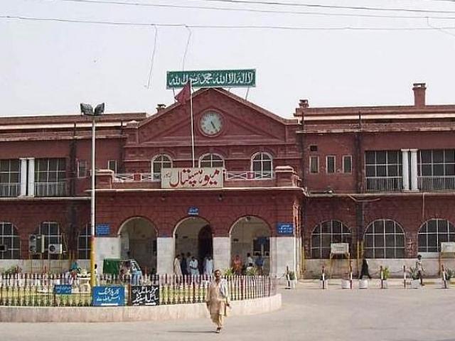 Thế giới - Bệnh nhân chết, bệnh viện ngã ngửa phát hiện người cầm dao mổ là nhân viên bảo vệ