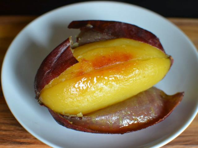 Tin tức trong ngày - Khoai lang 500.000 đồng/củ khiến dân Việt phát sốt