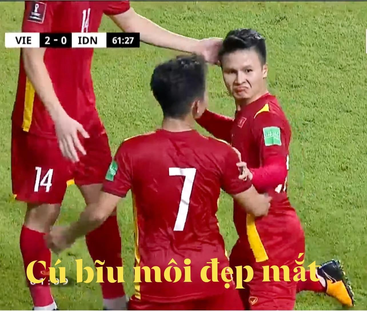 Việt Nam “xé lưới” Indonesia 4-0, bạn gái cũ làm điều bất ngờ khi Quang Hải ghi bàn - 13